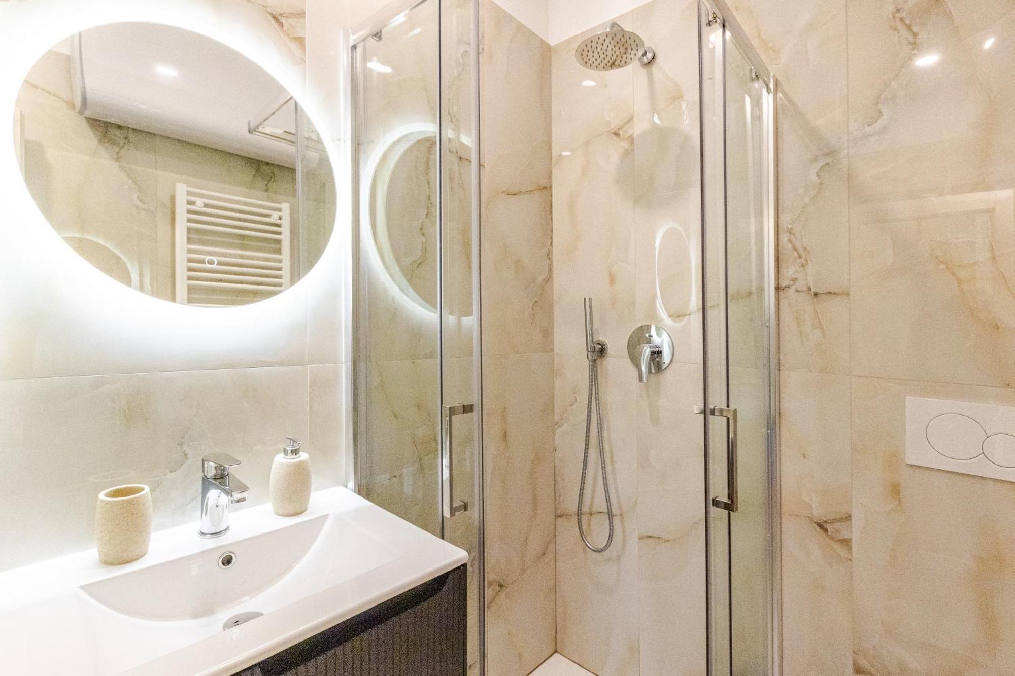 Teatro Romano Suites - Isabella Триест Екстериор снимка