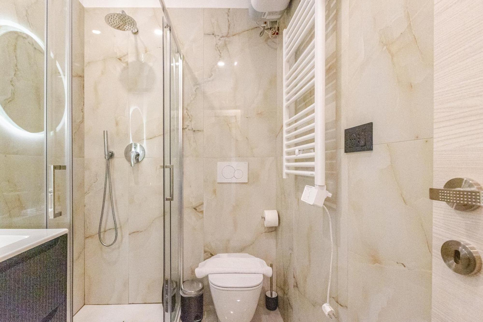 Teatro Romano Suites - Isabella Триест Екстериор снимка
